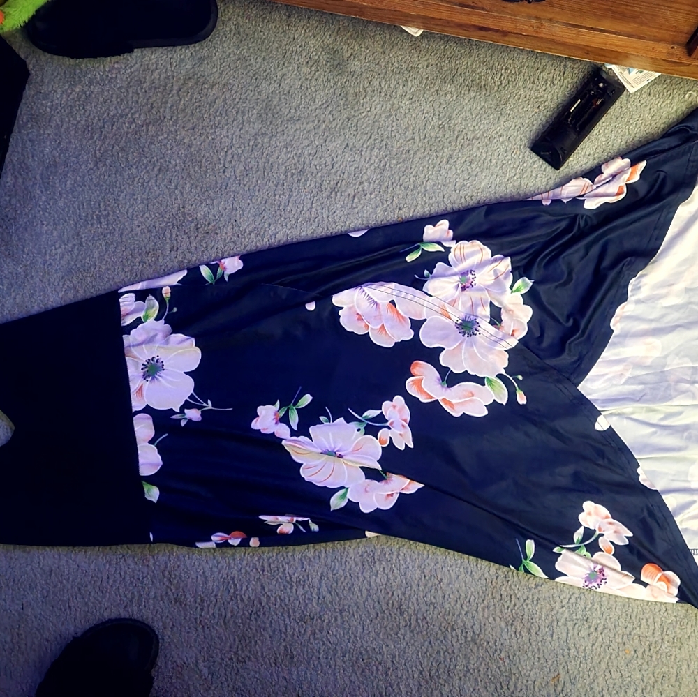 Dress - Picture 6 of 8